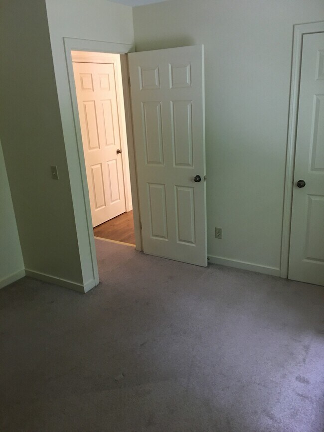 Building Photo - 11A Evergreen Dr