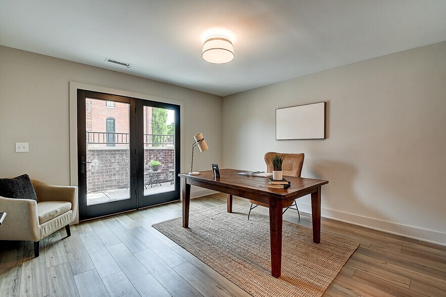 first floor bed/office (unfurnished) - 721 E 16th St