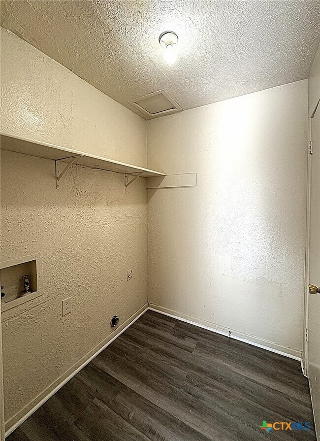 Building Photo - 1202 Covey Ln