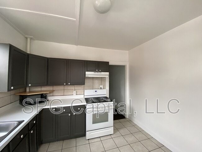 Building Photo - 252 W Jackson St