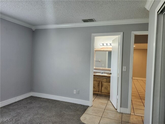 Building Photo - 1111 SE 9th Ct