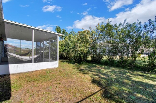 Building Photo - 905 Gascony Ct