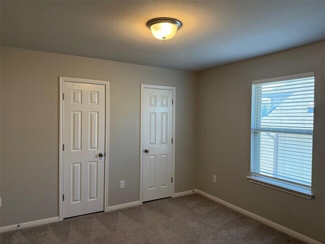 Building Photo - 11905 Mercantile Ln