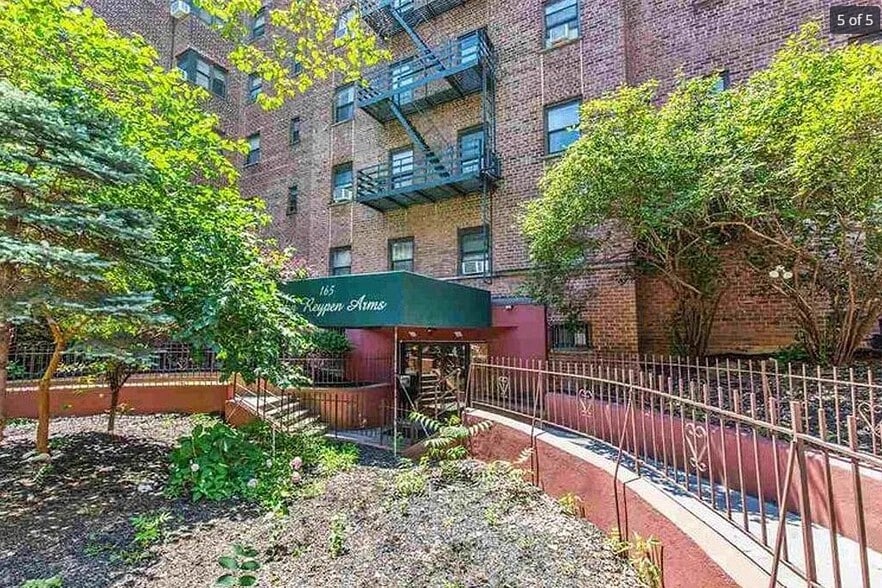 Building Photo - 165 Vroom St