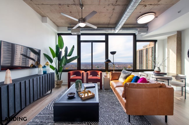 Building Photo - 5201 Leesburg Pike