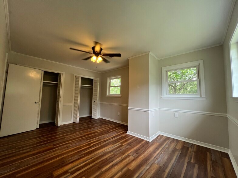 Building Photo - 27 Bayou View Dr