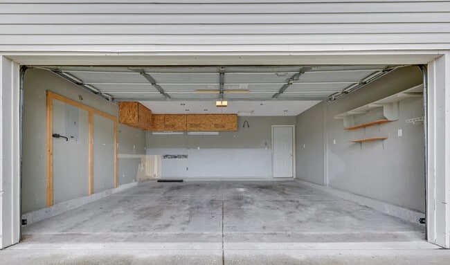Building Photo - 6010 Rocky River Dr