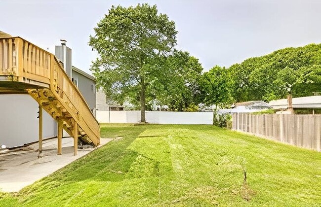 Building Photo - 5 Pamela Ln