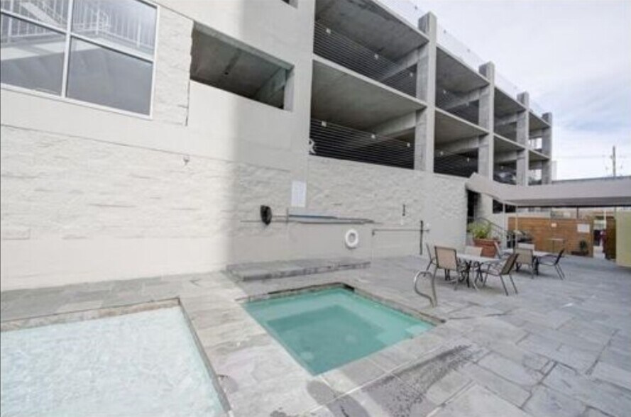 Building Photo - 1205 Saint Charles Ave