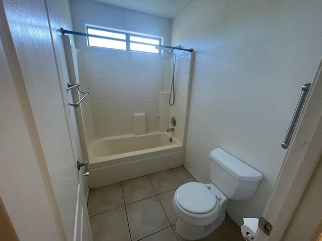 Building Photo - 5665 W Galveston St