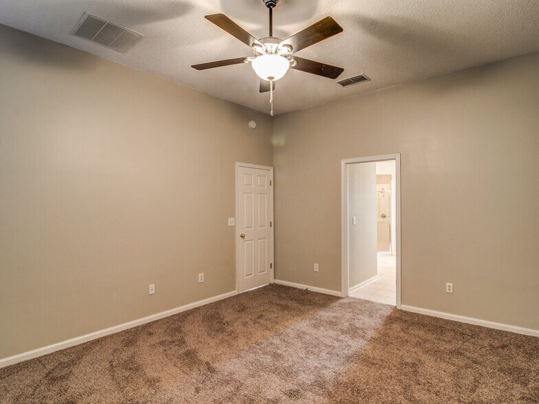Building Photo - 412 Sparrow Branch Cir