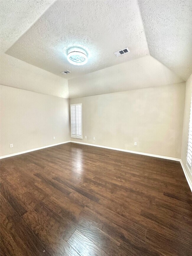 Building Photo - 519 Promenade Blvd