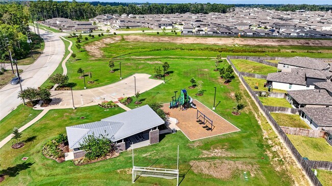 Building Photo - 5630 Vintage Oakmont Dr