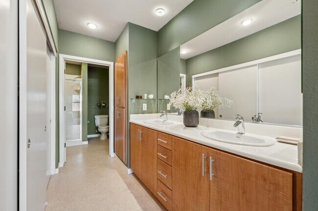 Building Photo - Refined Urban Condominium at Jack London S...