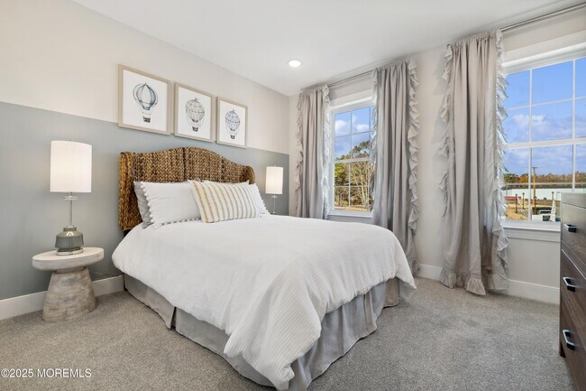 Building Photo - 4061 Heron Dr