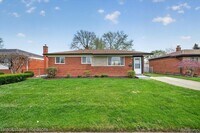 Building Photo - 30428 Iroquois Dr