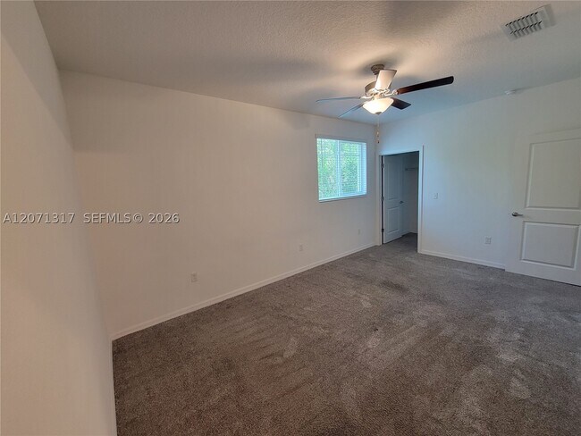 Building Photo - 8247 Tanager Sq