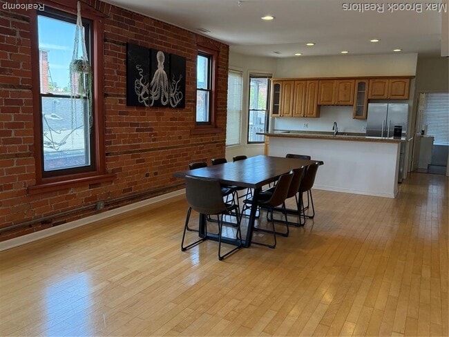 Building Photo - 4120 Cass Ave