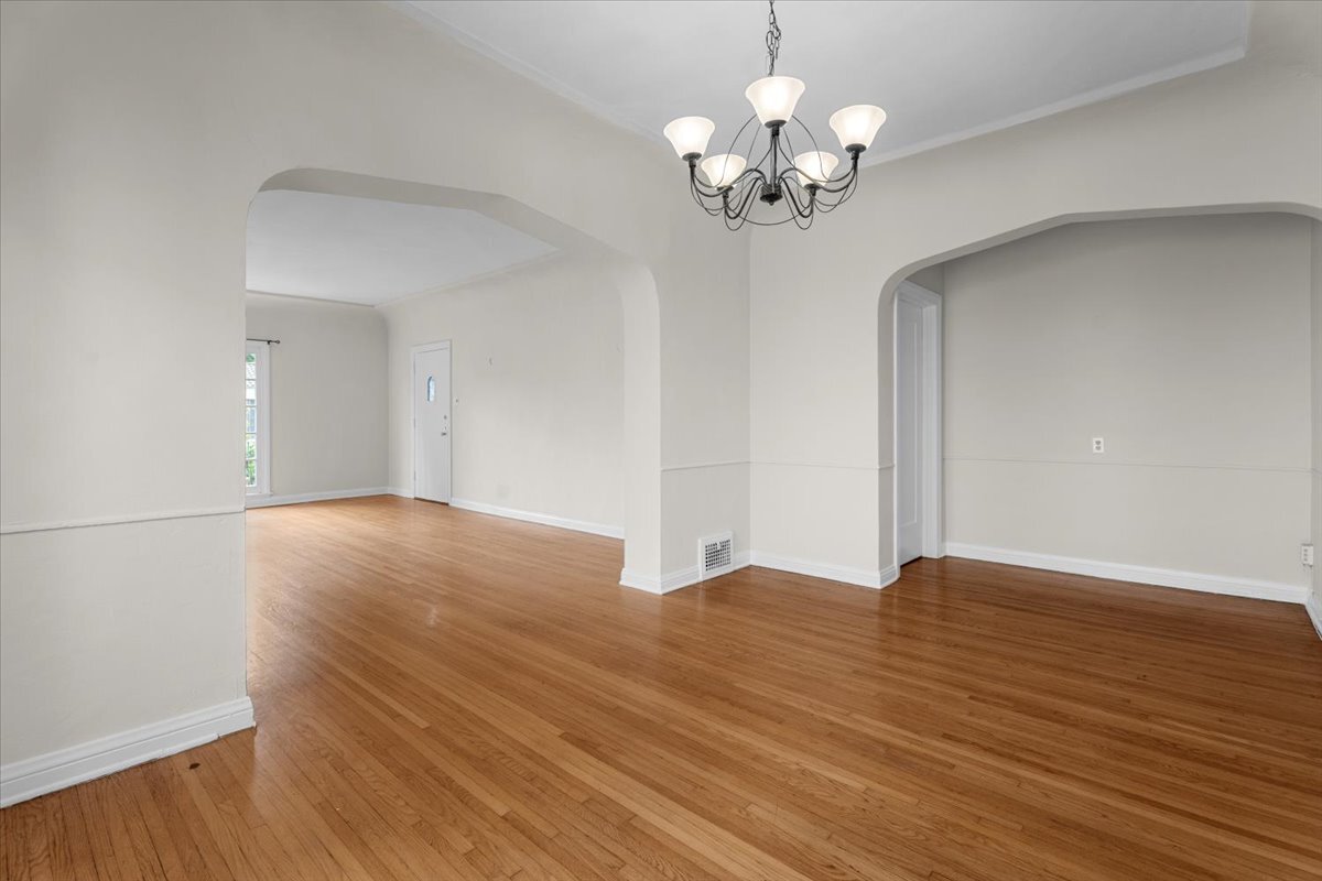 Building Photo - 429 N Gardner St