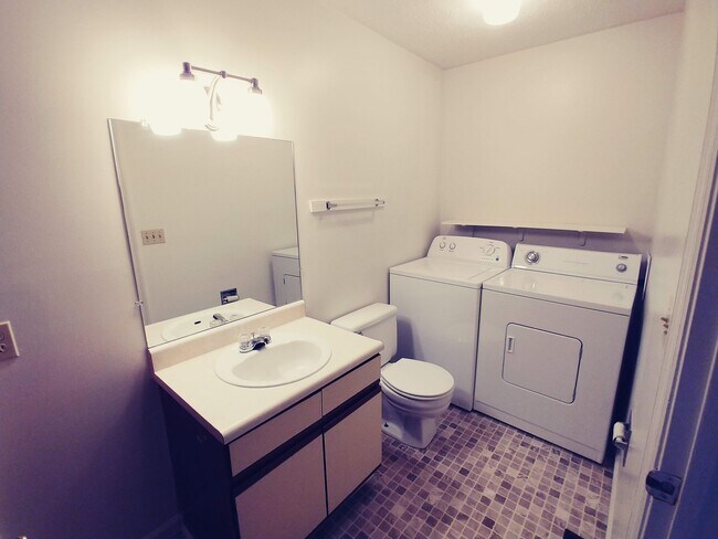 Building Photo - College Park - August 2026