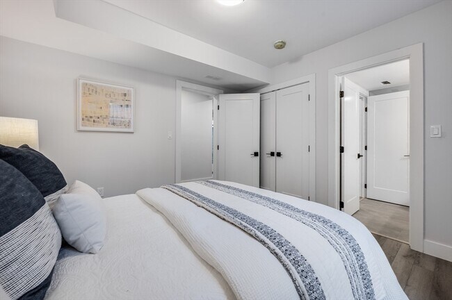 Building Photo - 317 Pearl St