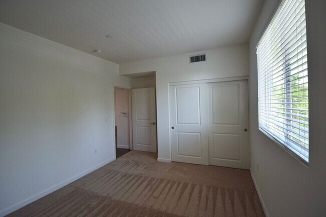 Building Photo - 7851 Ventura Canyon Ave