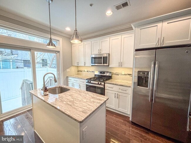 Building Photo - 1526 S Cleveland St