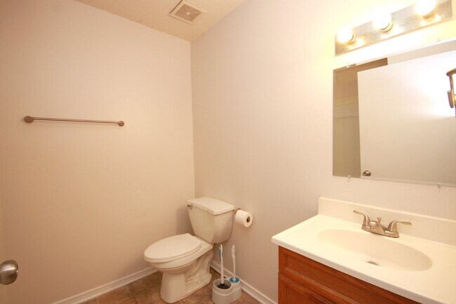 Building Photo - 3BR Pensacola Home Near Blue Wahoos Stadium & Fenced Backyard!