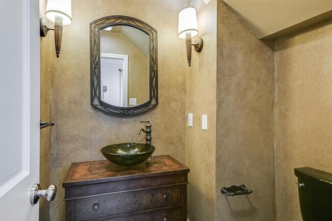 Building Photo - 4708 Lookout Mountain Cove