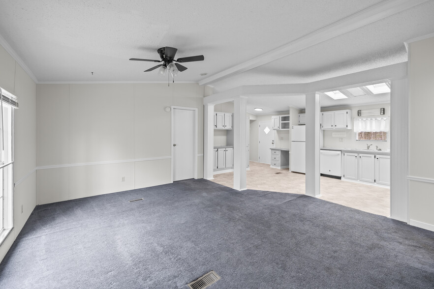 Building Photo - 209 Varner Dr SW