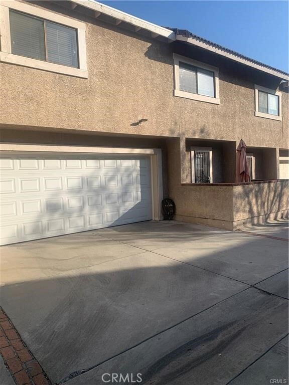 Building Photo - 521 W Duarte Rd