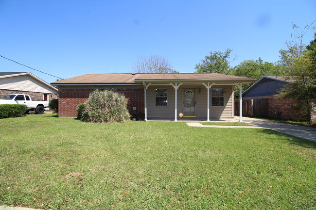 Primary Photo - Great 4BR/2BA Home Near PSC Westside & NAS...