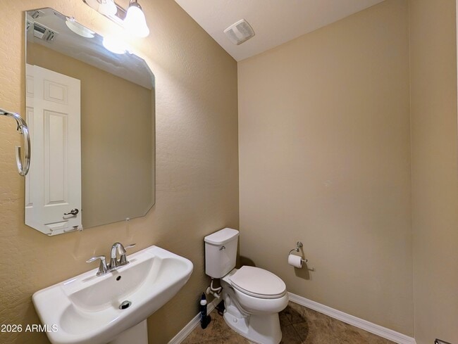 Building Photo - 923 S Osborn Ln