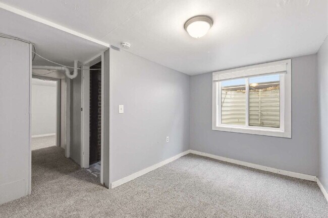 Building Photo - 1 Bed 1 Bath with TWO Bonus Rooms in Delmar Parkway!
