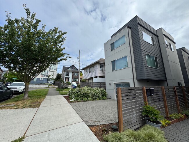 Building Photo - 4222 Linden Ave N