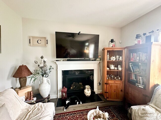 Building Photo - 3016 Goldenaster Ct
