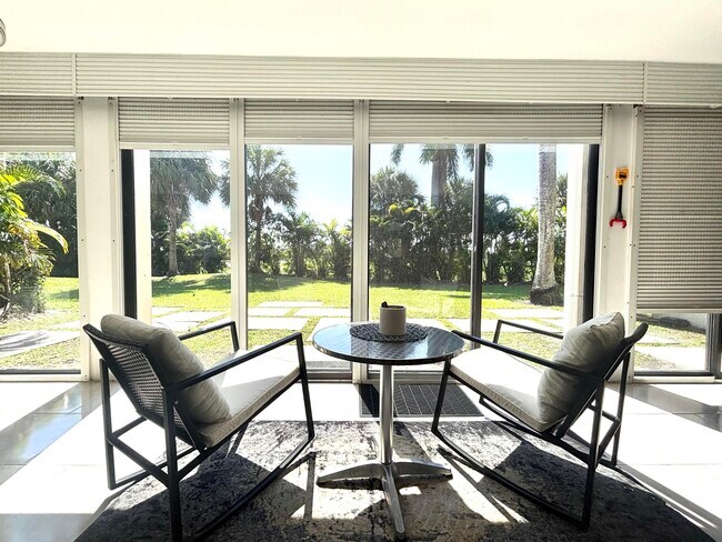 Building Photo - 1705 Presidential Way