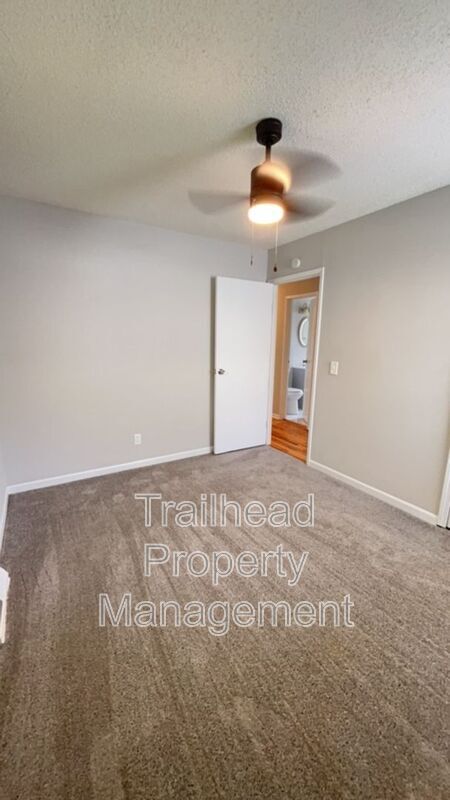 Building Photo - 8105 NE San Rafael Dr