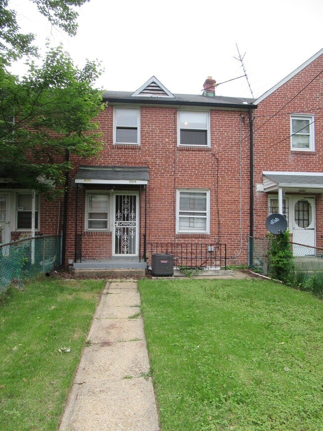 Building Photo - Charming 3 Bedroom/1 Bathroom Townhome with Finished Basement in New Northwood, MD!