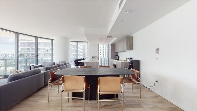 Building Photo - 801 S Miami Ave