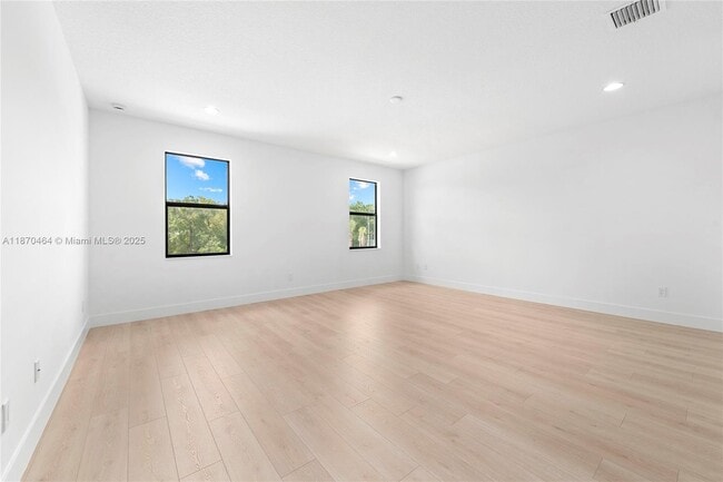 Building Photo - 1450 SW 23rd St