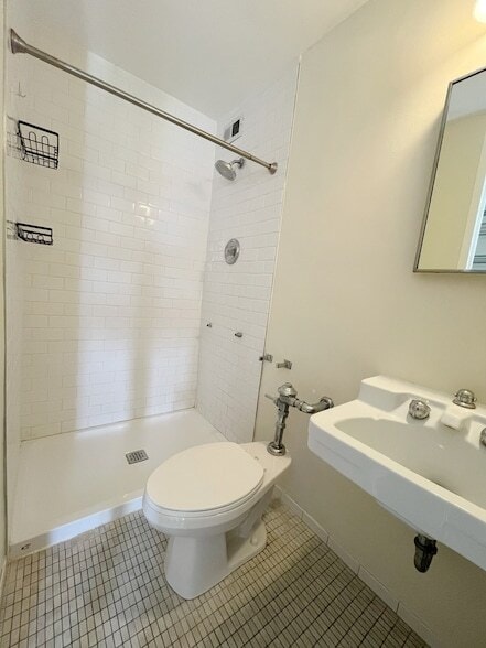 Building Photo - 1401 E 55th St