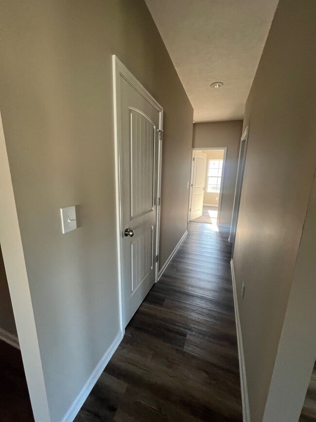 Building Photo - PRICE REDUCED! - 4 Bedroom/2 Bathroom  Home in Thomson, Georgia just off the Bypass - $100 credit...