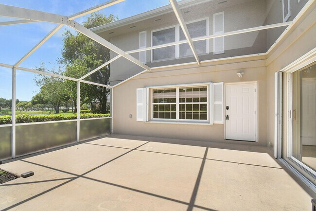 Building Photo - 2442 SW Danbury Ln