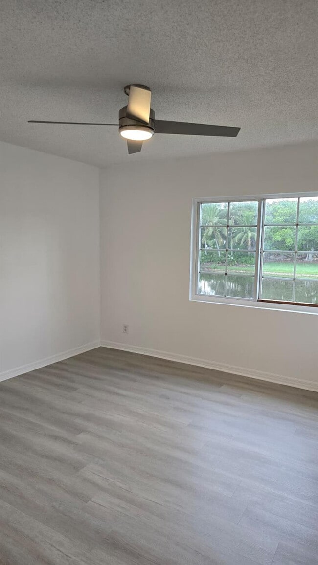 Building Photo - 2213 Salerno Cir