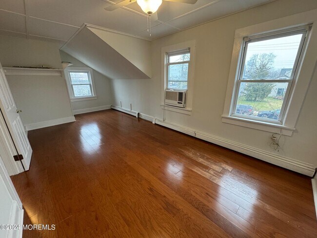 Building Photo - 503 Forman Ave