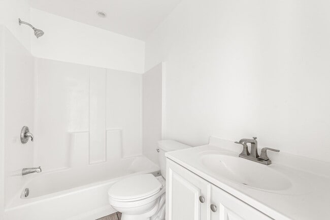 Building Photo - 1510 E Cesar E Chavez Ave