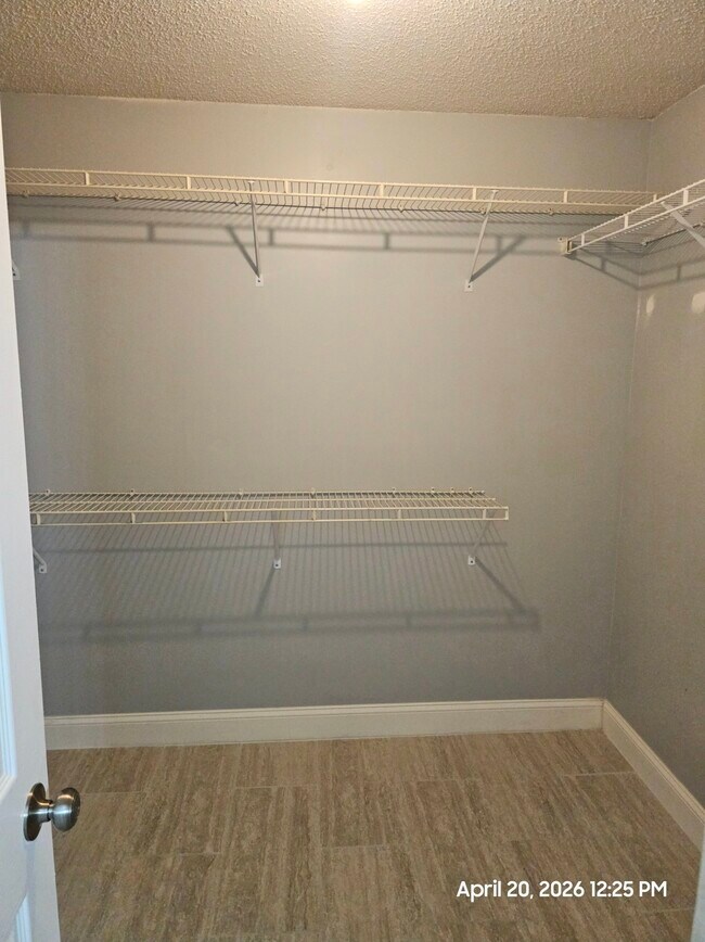 Building Photo - 6633 Biscayne