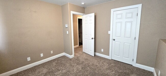 Building Photo - 2 Bedroom, 1.5 Bathroom, 1 Car Garage For Rent In The 4-J Subdivision