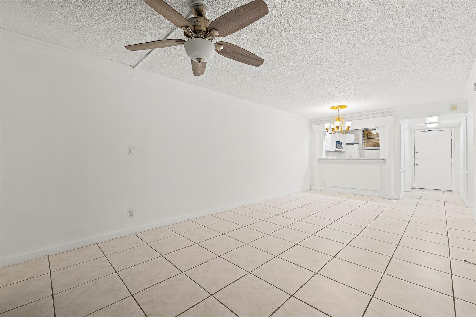 Building Photo - 110 Lake Emerald Dr
